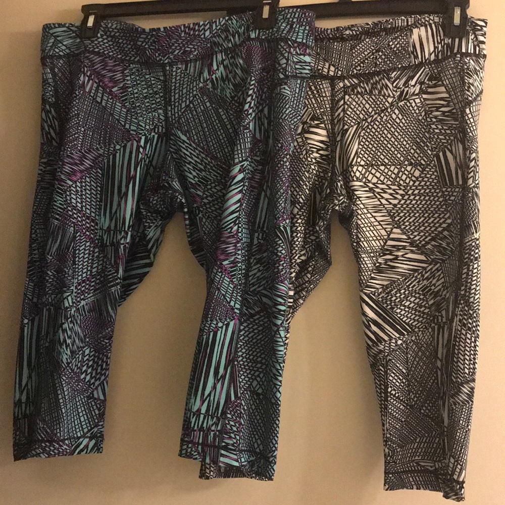 2 Under Armour HeatGear 15” Compression Capri
